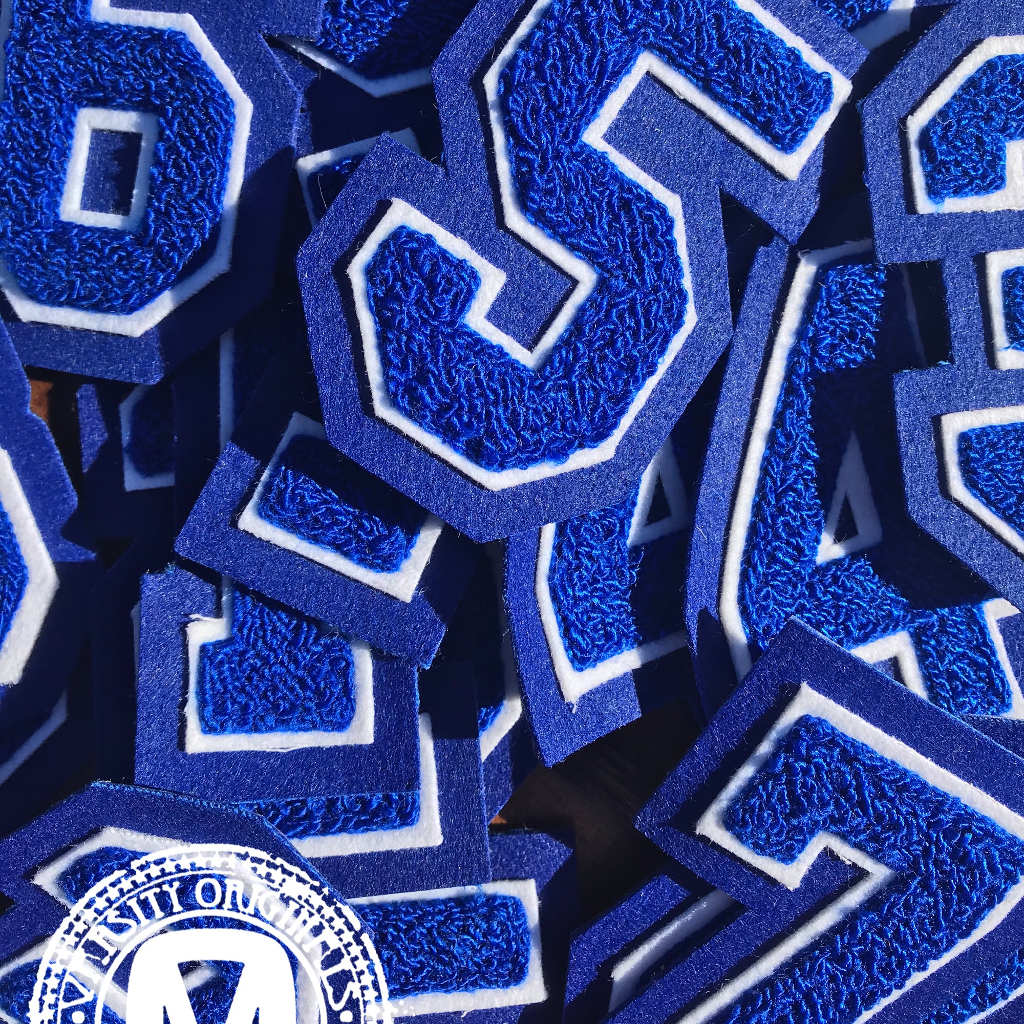 Red Varsity Letter 'U' Patch – 2.5 Inch – Felt With Dark Navy Blue Outline – Iron-On – Single Patch – Great For Jackets, Costumes, DIY Projects – MPN C-05410A